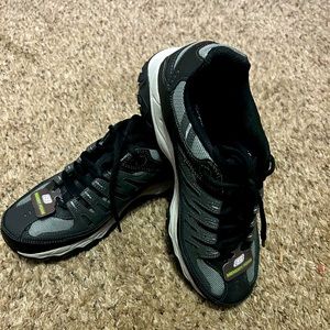 Skechers memory foam tennis shoe